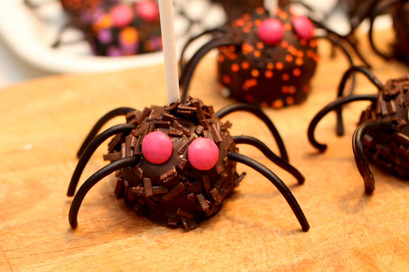 Spider cake pop